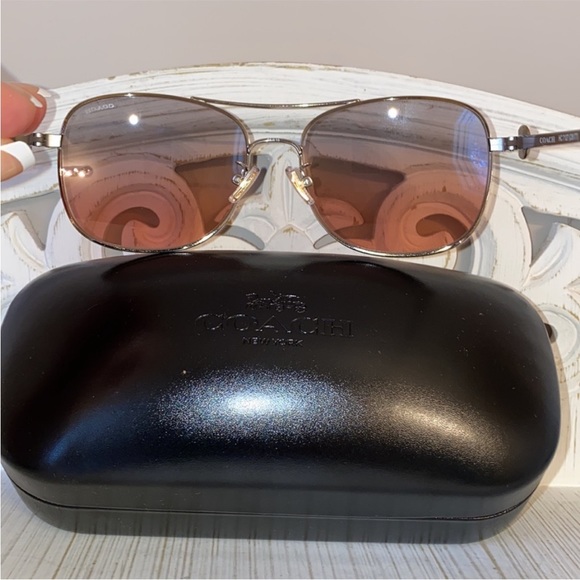 Coach Aviator 56mm Gold Sunglasses Brand New w/Tag Case & Cloth - Picture 7 of 13